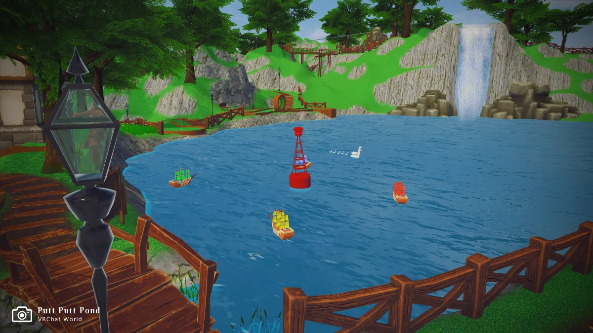 【Putt Putt Pond】湖では海戦のミニゲームが出来る船のおもちゃがあります。